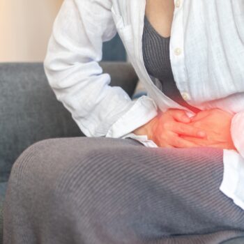 Endometrioza – ghid medical esential pentru intelegerea si managementul bolii Pelvic,Pain,Stomachache,Medical,Healthcare,Concept.,Hands,Of,Young,Woman